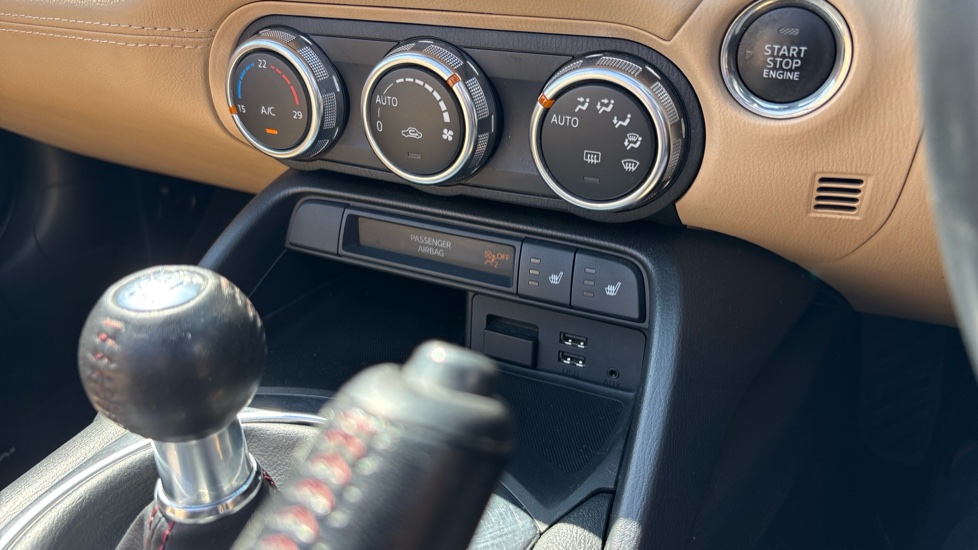 Mazda MX-5 2.0 Sport Nav 2dr Petrol Convertible - Image 36