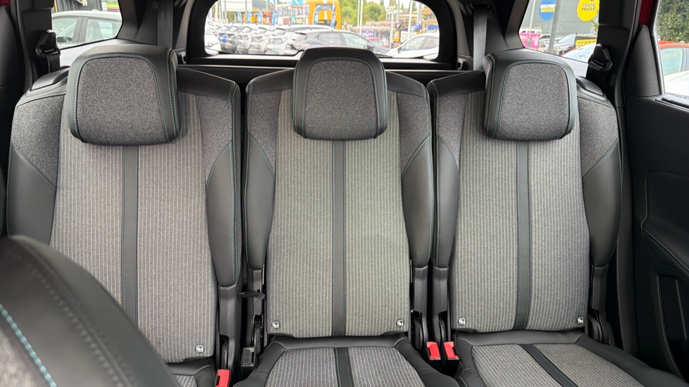 Peugeot 5008 1.5 BlueHDi Allure Premium 5dr Diesel Estate - Image 15