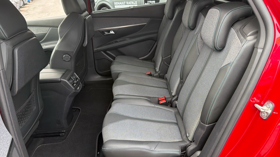 Peugeot 5008 1.5 BlueHDi Allure Premium 5dr Diesel Estate - Image 16