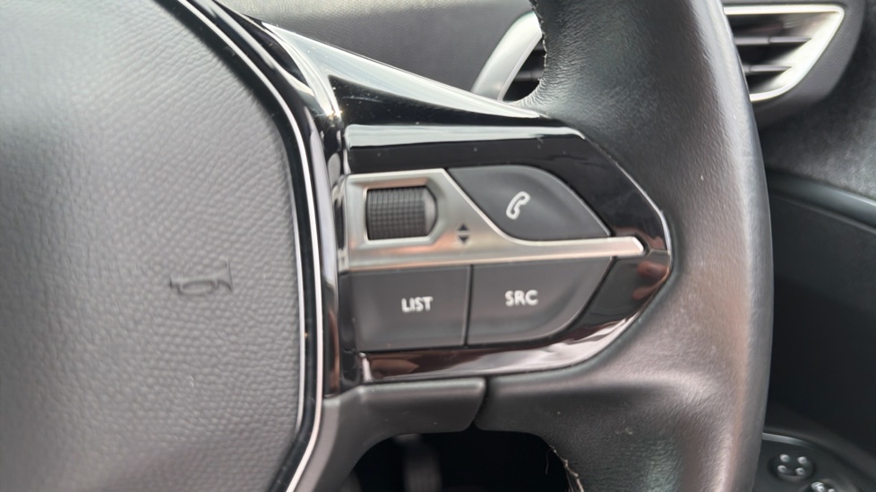 Peugeot 5008 1.5 BlueHDi Allure Premium 5dr Diesel Estate - Image 30