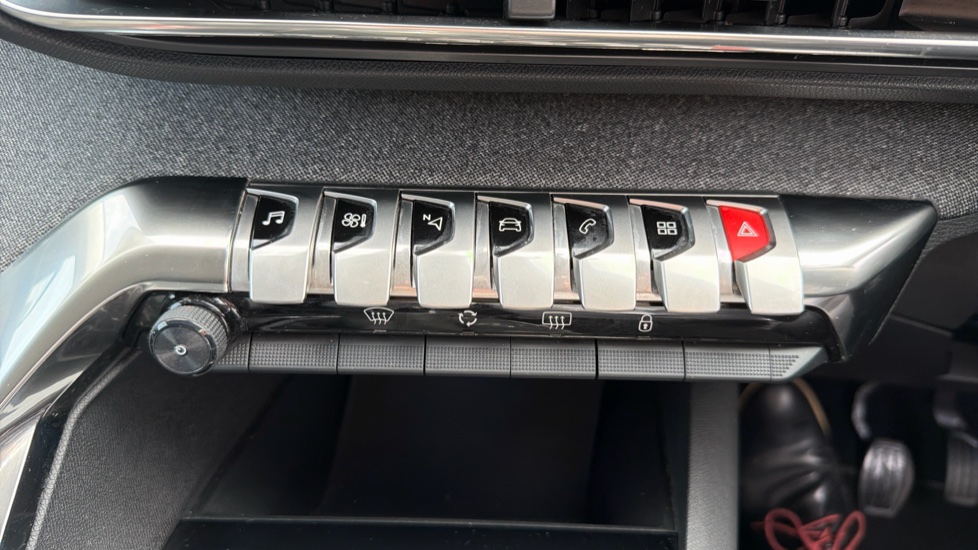 Peugeot 5008 1.5 BlueHDi Allure Premium 5dr Diesel Estate - Image 32