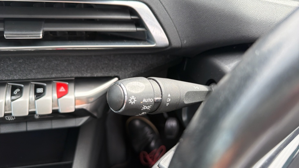 Peugeot 5008 1.5 BlueHDi Allure Premium 5dr Diesel Estate - Image 35
