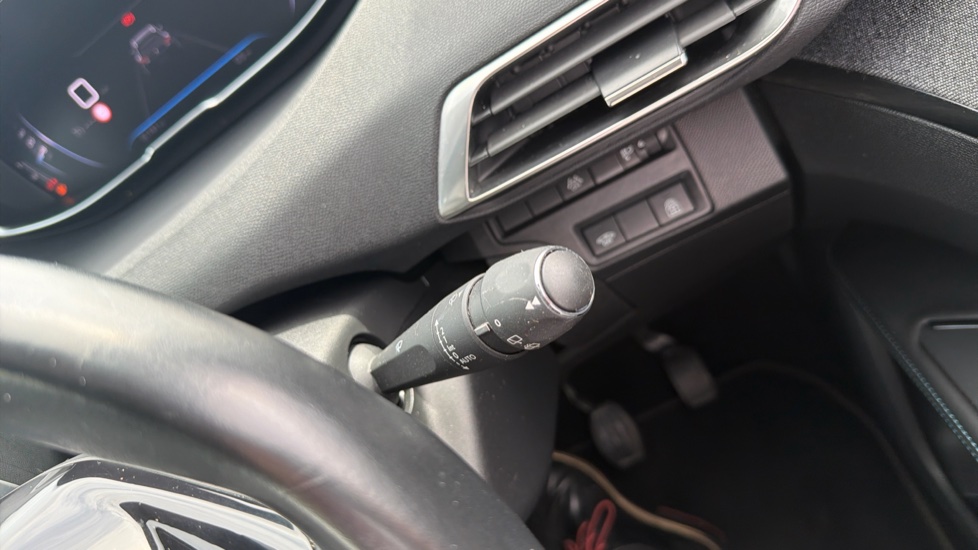 Peugeot 5008 1.5 BlueHDi Allure Premium 5dr Diesel Estate - Image 36