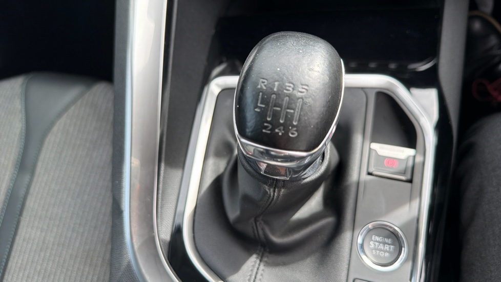 Peugeot 5008 1.5 BlueHDi Allure Premium 5dr Diesel Estate - Image 38