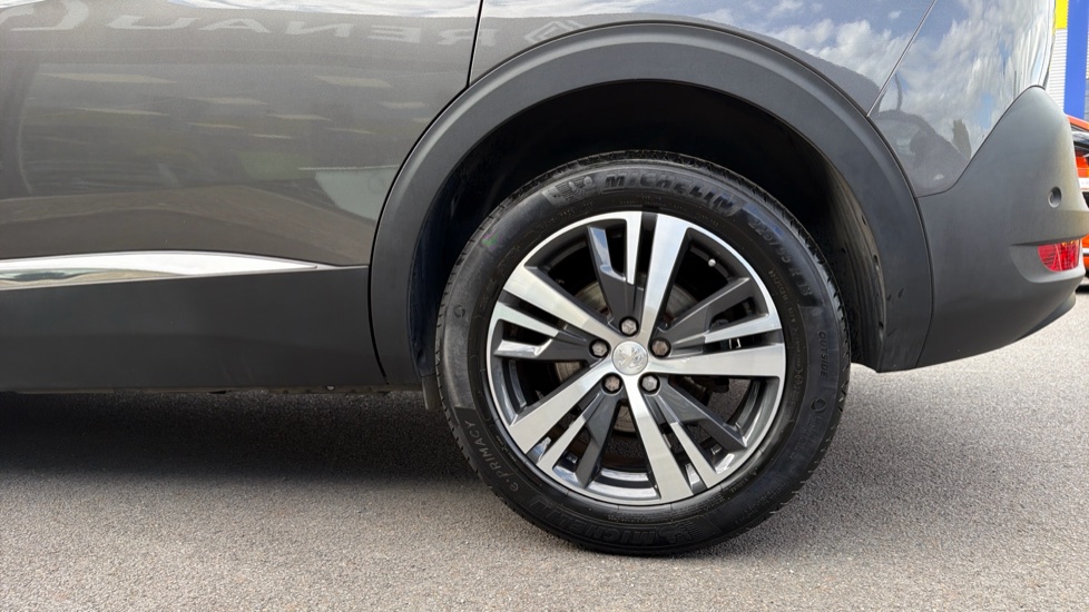 Peugeot 5008 1.5 BlueHDi Allure Premium+ 5dr EAT8 Diesel Estate - Image 7