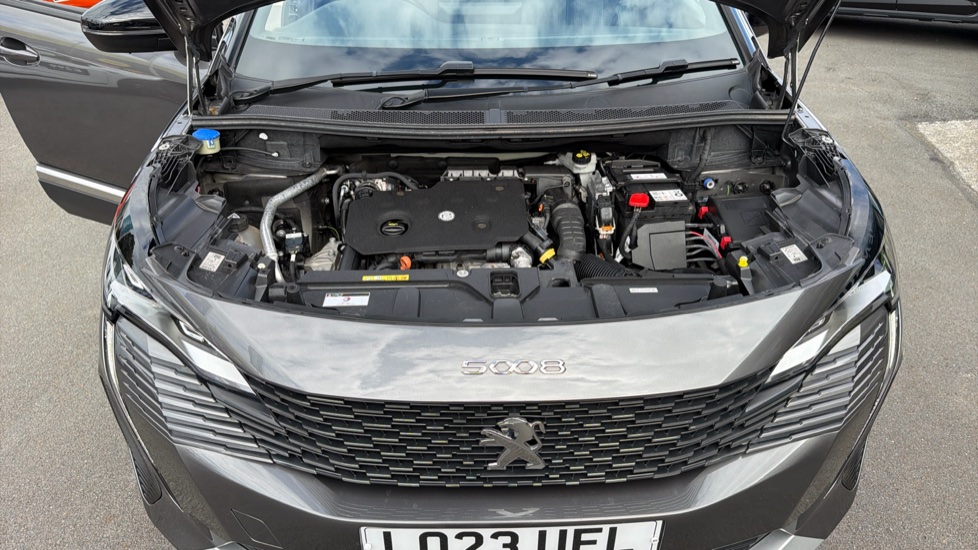 Peugeot 5008 1.5 BlueHDi Allure Premium+ 5dr EAT8 Diesel Estate - Image 8