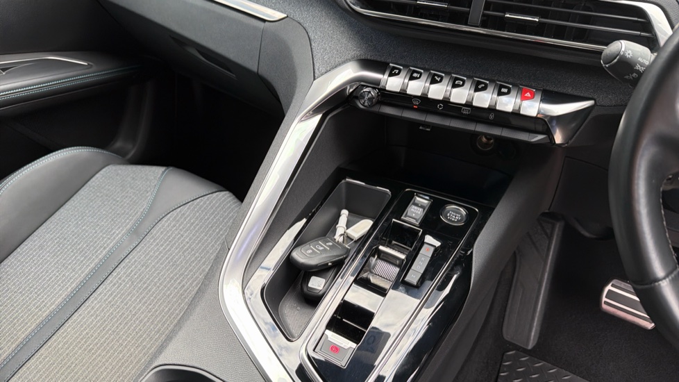 Peugeot 5008 1.5 BlueHDi Allure Premium+ 5dr EAT8 Diesel Estate - Image 27