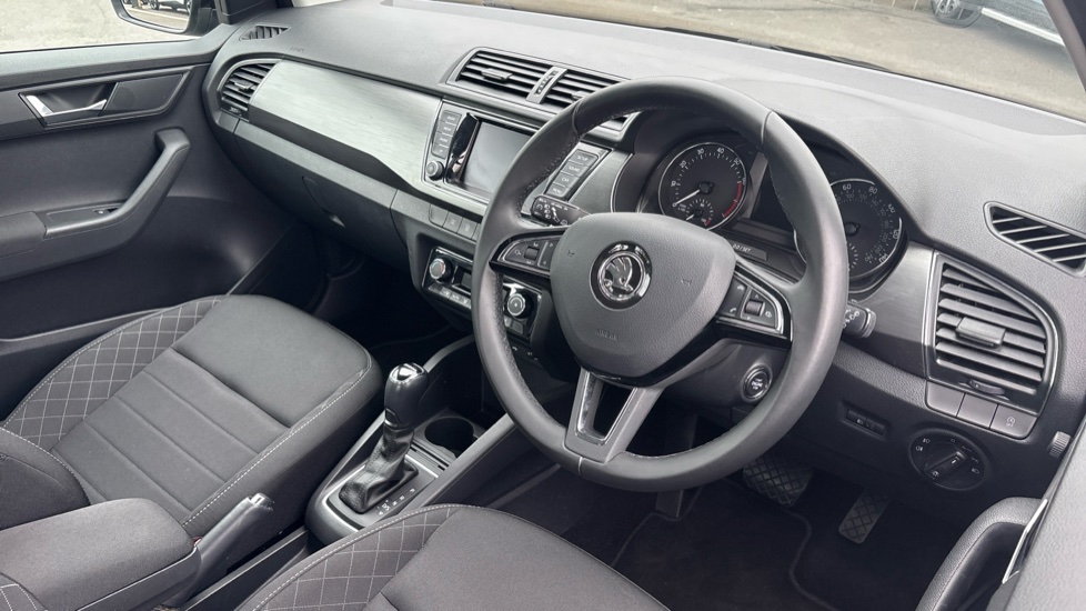 Skoda Fabia 1.0 TSI 110 SE L 5dr DSG Petrol Hatchback - Image 11