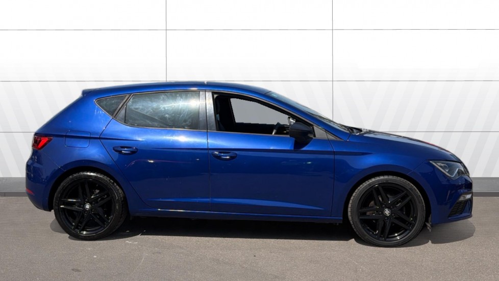 SEAT Leon 2.0 TDI 150 FR Black Edition [EZ] 5dr DSG Diesel Hatchback - Image 5