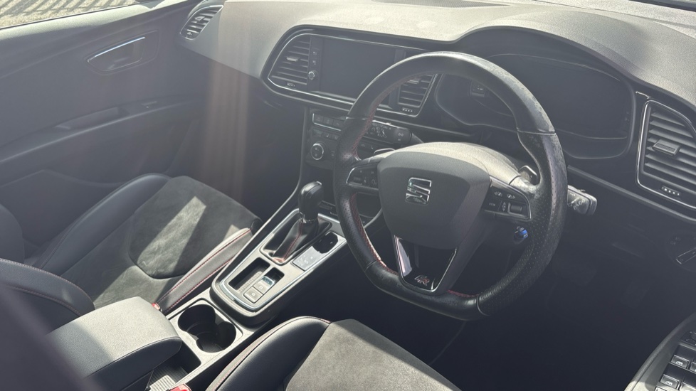 SEAT Leon 2.0 TDI 150 FR Black Edition [EZ] 5dr DSG Diesel Hatchback - Image 11