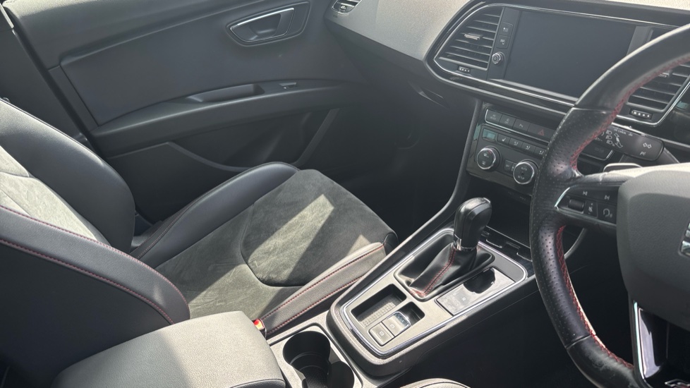 SEAT Leon 2.0 TDI 150 FR Black Edition [EZ] 5dr DSG Diesel Hatchback - Image 14