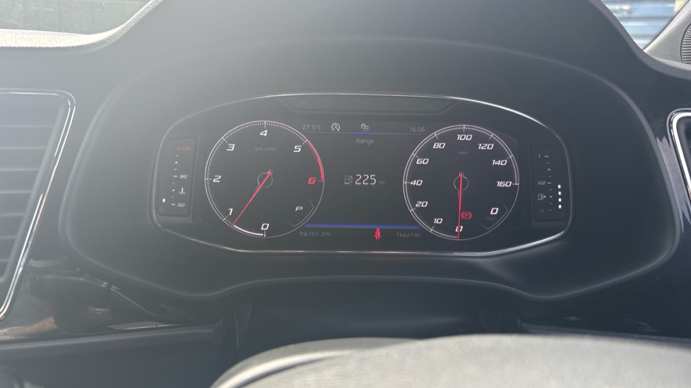 SEAT Leon 2.0 TDI 150 FR Black Edition [EZ] 5dr DSG Diesel Hatchback - Image 18