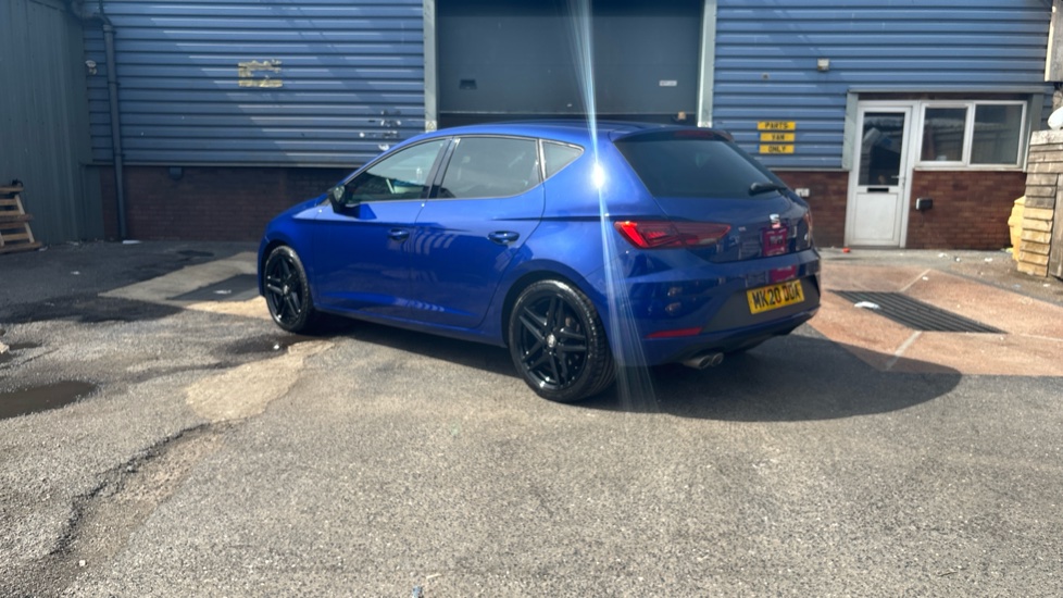 SEAT Leon 2.0 TDI 150 FR Black Edition [EZ] 5dr DSG Diesel Hatchback - Image 27