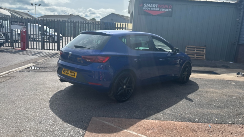 SEAT Leon 2.0 TDI 150 FR Black Edition [EZ] 5dr DSG Diesel Hatchback - Image 29