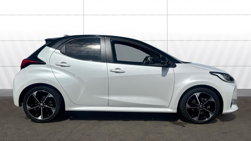 Toyota Yaris 1.5 Hybrid 130 Premiere Edition 5dr CVT Hybrid Hatchback - Image 5