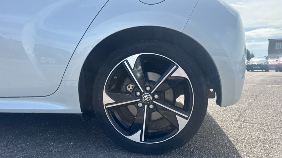 Toyota Yaris 1.5 Hybrid 130 Premiere Edition 5dr CVT Hybrid Hatchback - Image 7