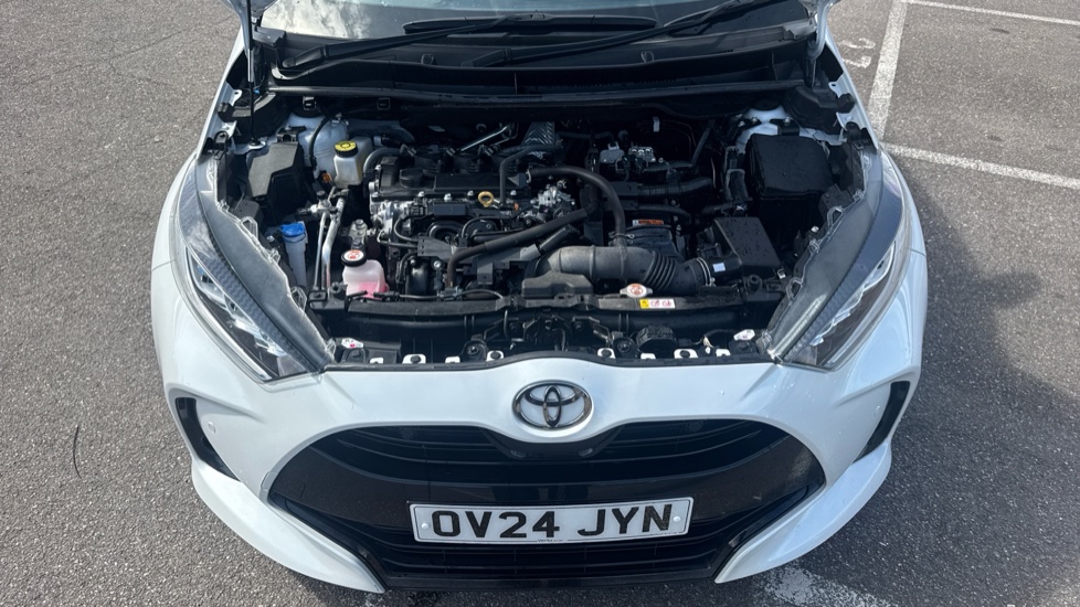 Toyota Yaris 1.5 Hybrid 130 Premiere Edition 5dr CVT Hybrid Hatchback - Image 8