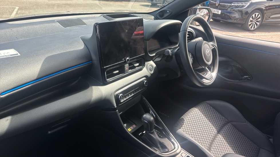 Toyota Yaris 1.5 Hybrid 130 Premiere Edition 5dr CVT Hybrid Hatchback - Image 9