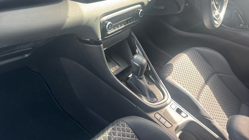 Toyota Yaris 1.5 Hybrid 130 Premiere Edition 5dr CVT Hybrid Hatchback - Image 13