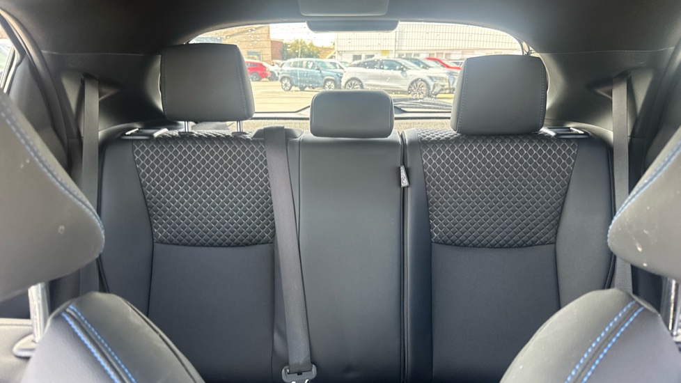 Toyota Yaris 1.5 Hybrid 130 Premiere Edition 5dr CVT Hybrid Hatchback - Image 15