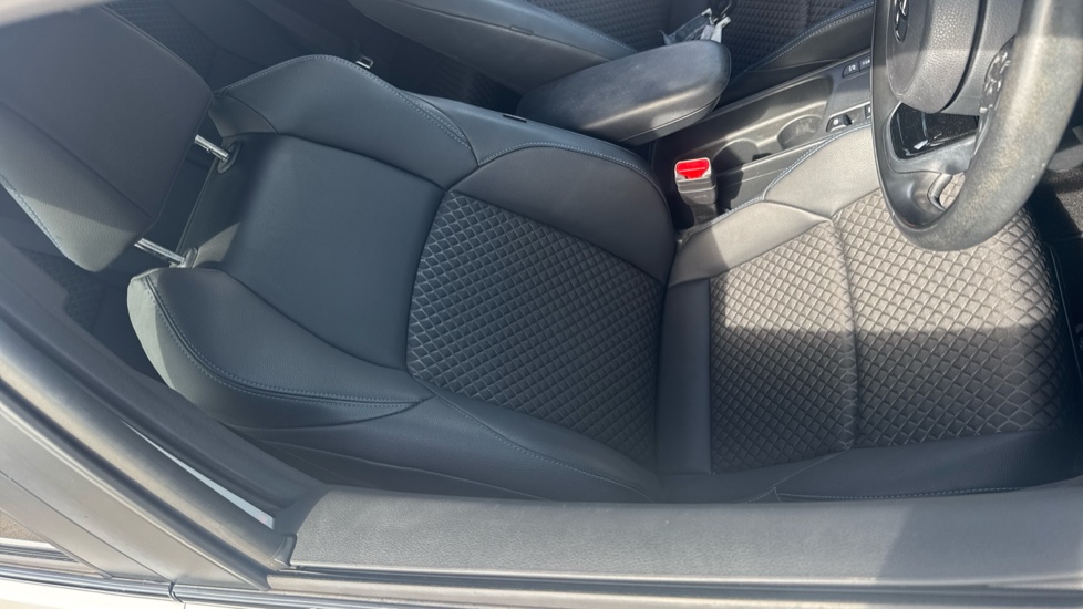 Toyota Yaris 1.5 Hybrid 130 Premiere Edition 5dr CVT Hybrid Hatchback - Image 25