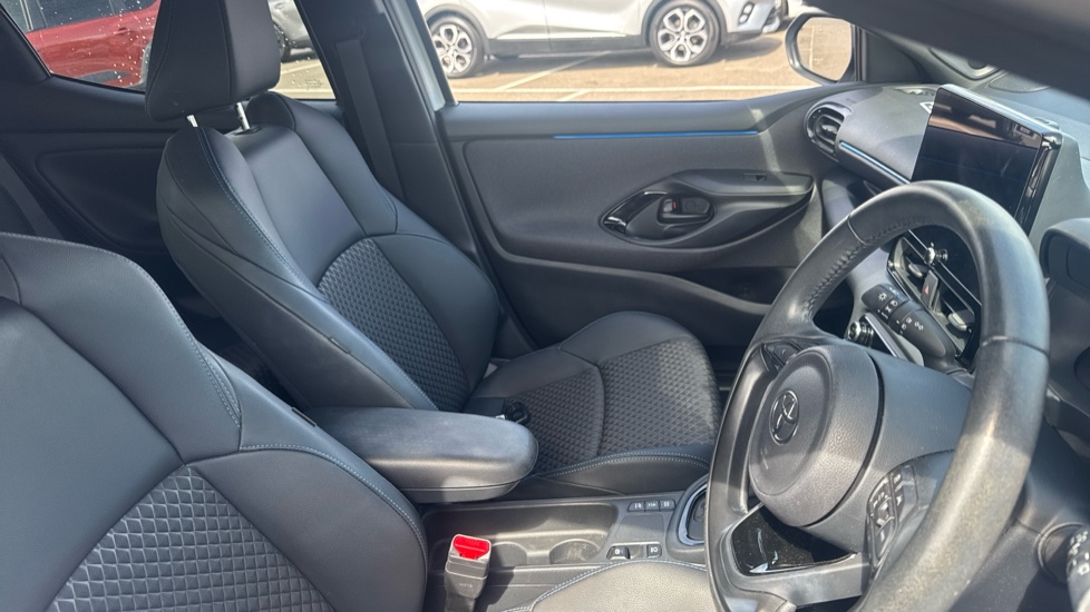 Toyota Yaris 1.5 Hybrid 130 Premiere Edition 5dr CVT Hybrid Hatchback - Image 27