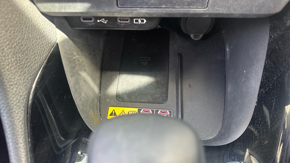 Toyota Yaris 1.5 Hybrid 130 Premiere Edition 5dr CVT Hybrid Hatchback - Image 35