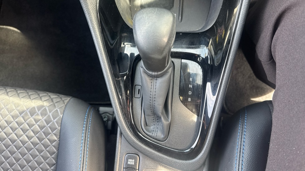 Toyota Yaris 1.5 Hybrid 130 Premiere Edition 5dr CVT Hybrid Hatchback - Image 36