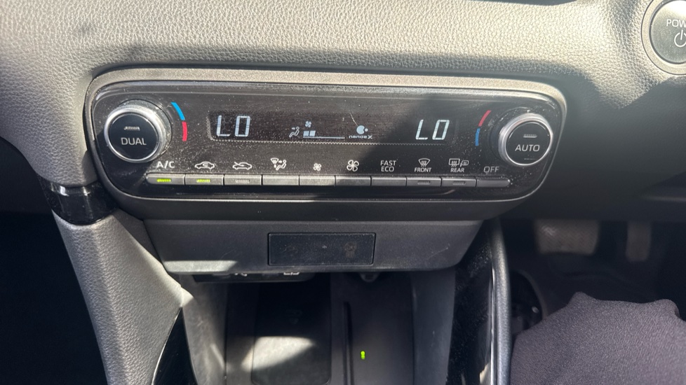 Toyota Yaris 1.5 Hybrid 130 Premiere Edition 5dr CVT Hybrid Hatchback - Image 51