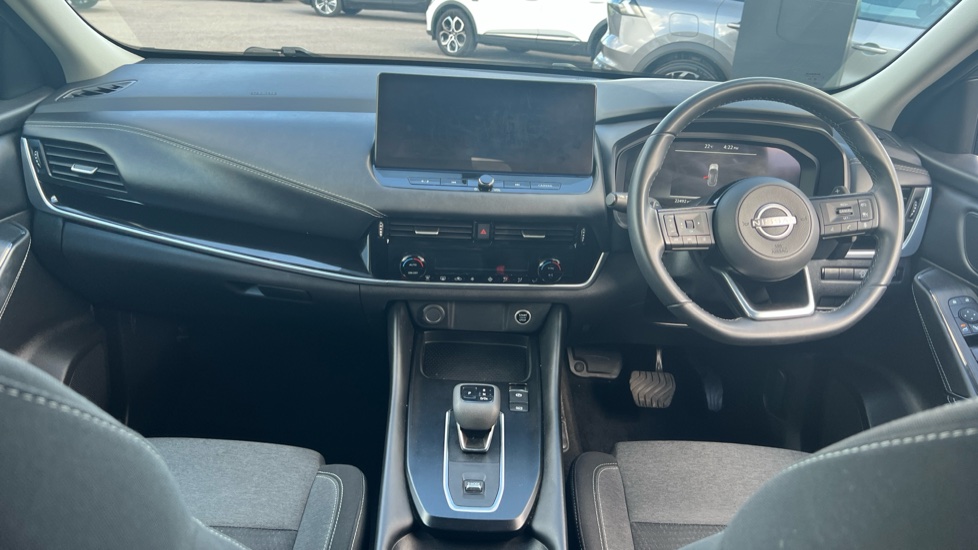 Nissan Qashqai 1.3 DiG-T MH 158 N-Connecta 5dr Xtronic Petrol Hatchback - Image 10