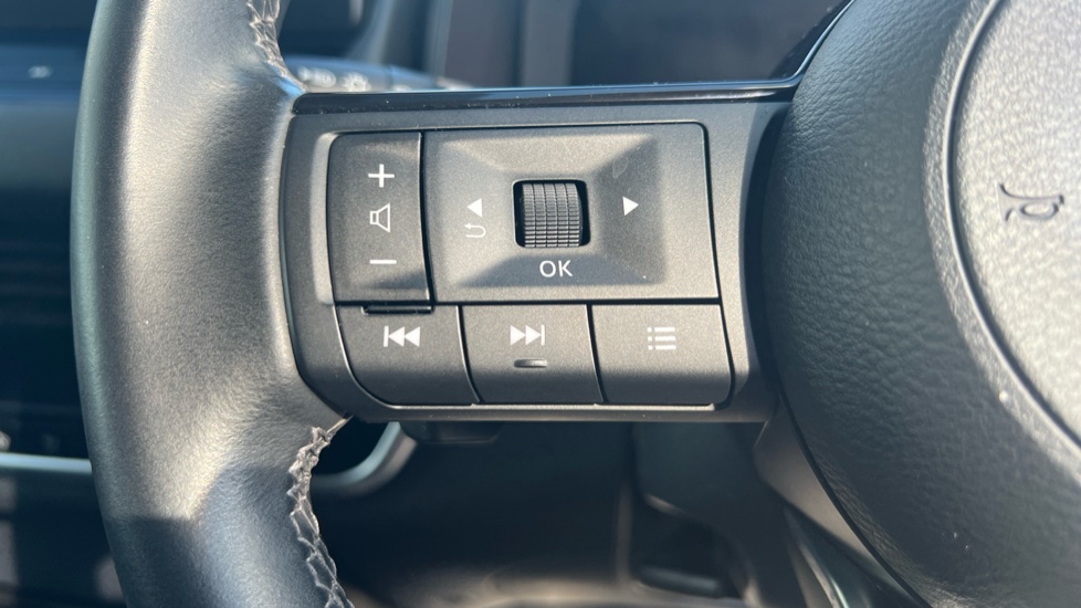 Nissan Qashqai 1.3 DiG-T MH 158 N-Connecta 5dr Xtronic Petrol Hatchback - Image 44