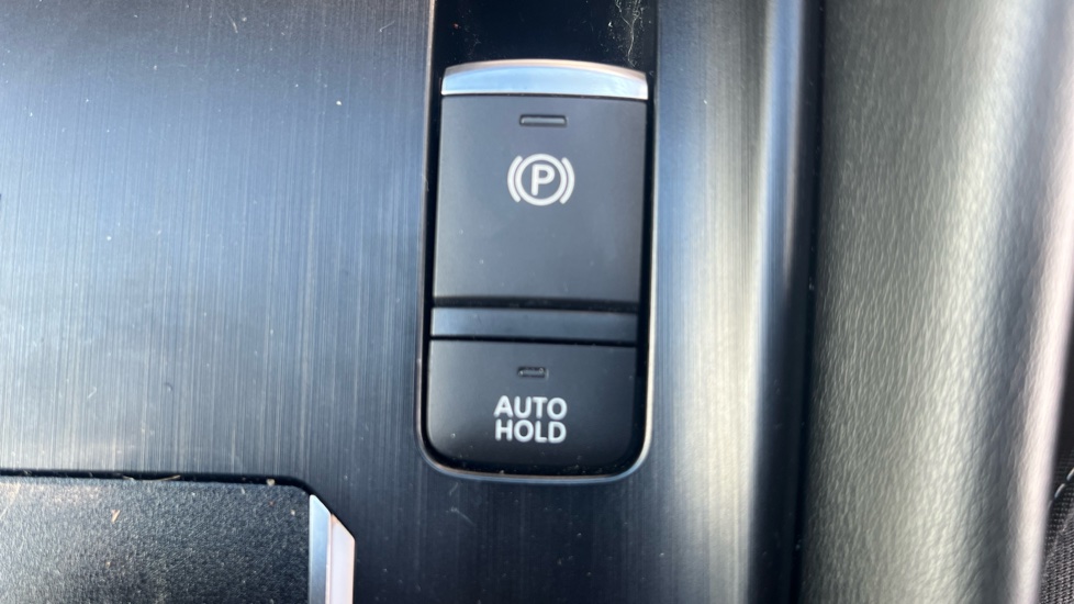 Nissan Qashqai 1.3 DiG-T MH 158 N-Connecta 5dr Xtronic Petrol Hatchback - Image 48