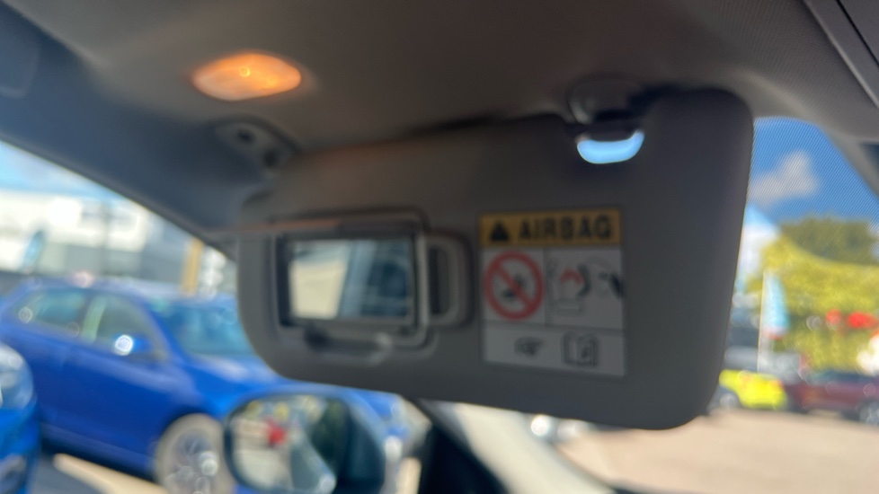 Nissan Qashqai 1.3 DiG-T MH 158 N-Connecta 5dr Xtronic Petrol Hatchback - Image 63