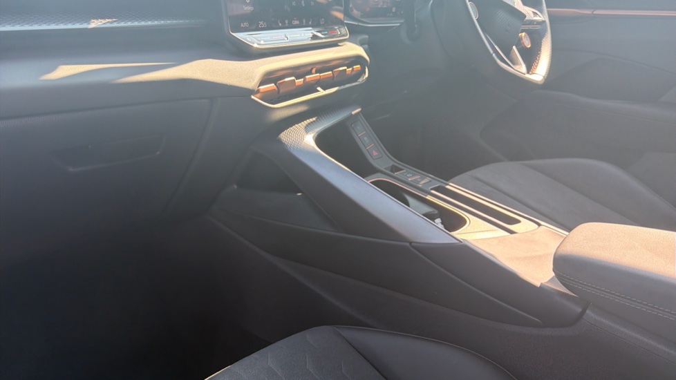 CUPRA Terramar 1.5 eTSI 150 V2 5dr DSG Petrol Hatchback - Image 13