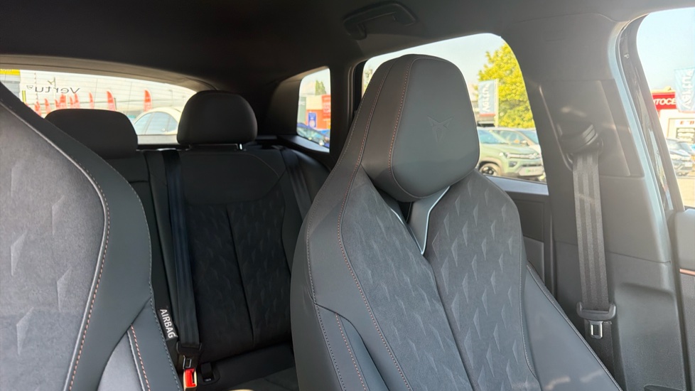CUPRA Terramar 1.5 eTSI 150 V2 5dr DSG Petrol Hatchback - Image 29