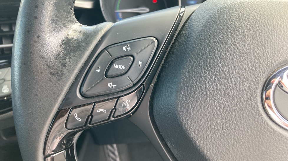 Toyota C-HR 1.8 Hybrid Excel 5dr CVT Hybrid Hatchback - Image 26