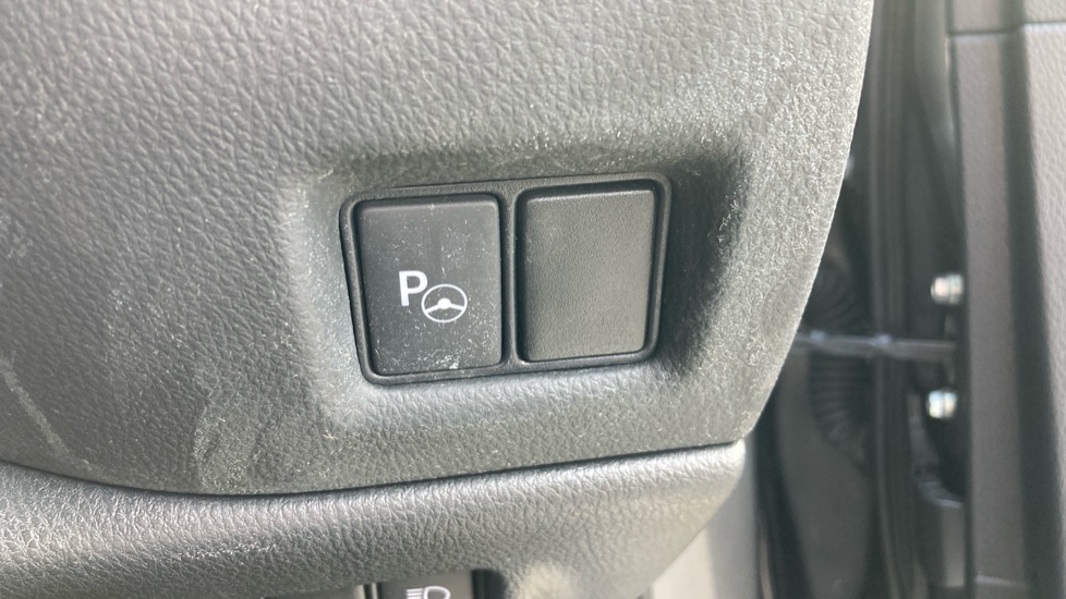Toyota C-HR 1.8 Hybrid Excel 5dr CVT Hybrid Hatchback - Image 30
