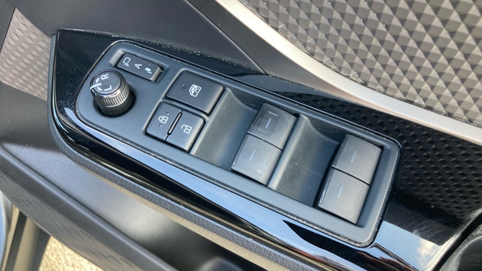 Toyota C-HR 1.8 Hybrid Excel 5dr CVT Hybrid Hatchback - Image 35