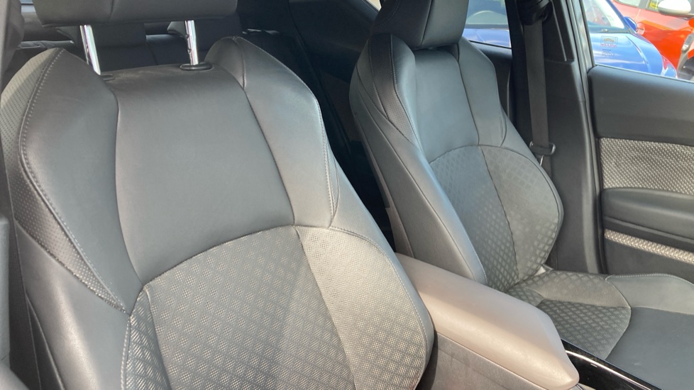Toyota C-HR 1.8 Hybrid Excel 5dr CVT Hybrid Hatchback - Image 42