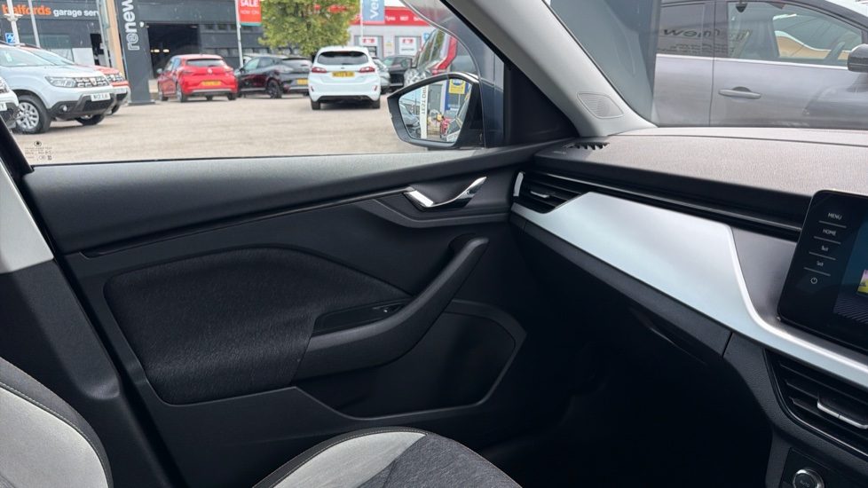 Skoda Kamiq 1.0 TSI 110 SE L 5dr Petrol Hatchback - Image 29