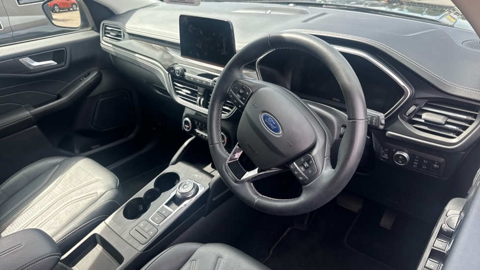 Ford Kuga 2.5 PHEV Vignale 5dr CVT Estate - Image 11