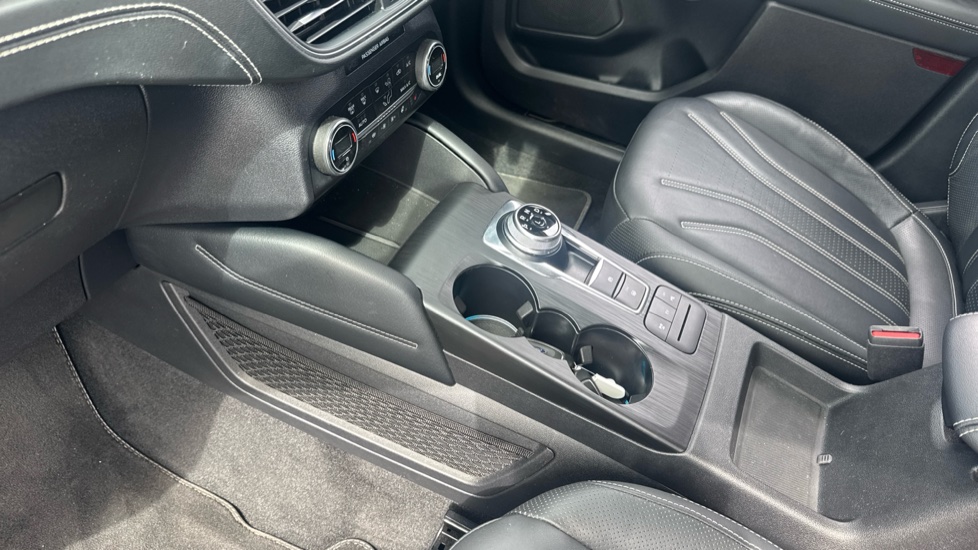 Ford Kuga 2.5 PHEV Vignale 5dr CVT Estate - Image 13