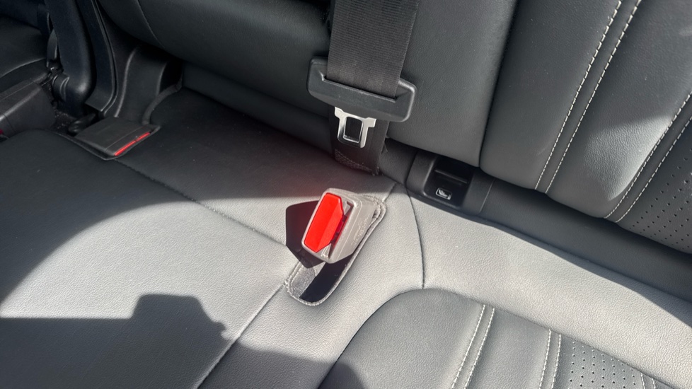 Ford Kuga 2.5 PHEV Vignale 5dr CVT Estate - Image 17