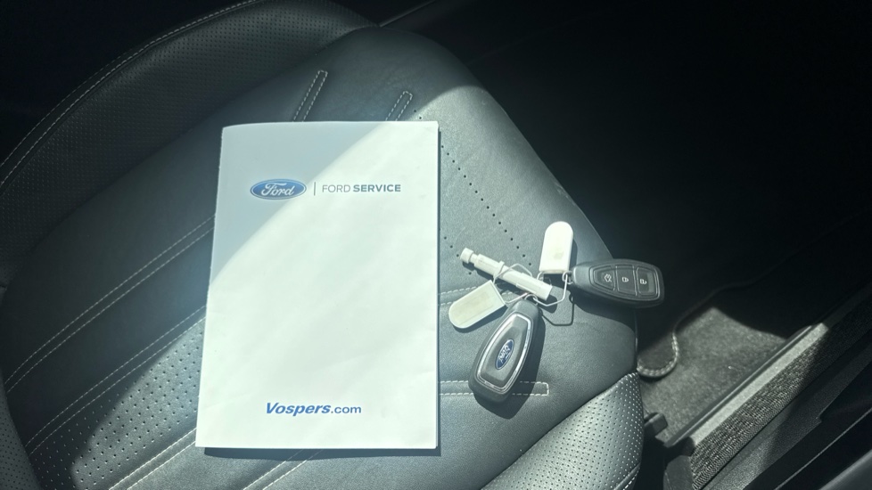 Ford Kuga 2.5 PHEV Vignale 5dr CVT Estate - Image 19