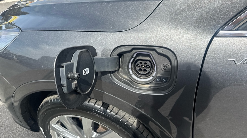 Ford Kuga 2.5 PHEV Vignale 5dr CVT Estate - Image 26