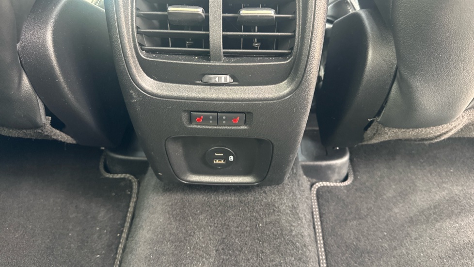 Ford Kuga 2.5 PHEV Vignale 5dr CVT Estate - Image 32