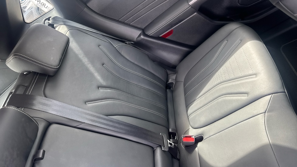 Ford Kuga 2.5 PHEV Vignale 5dr CVT Estate - Image 33