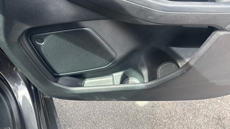 Ford Kuga 2.5 PHEV Vignale 5dr CVT Estate - Image 37