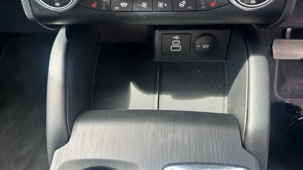 Ford Kuga 2.5 PHEV Vignale 5dr CVT Estate - Image 46