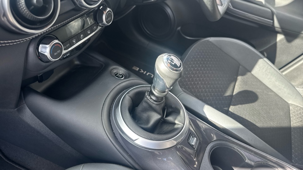 Nissan Juke 1.0 DiG-T 114 N-Connecta 5dr Petrol Hatchback - Image 13